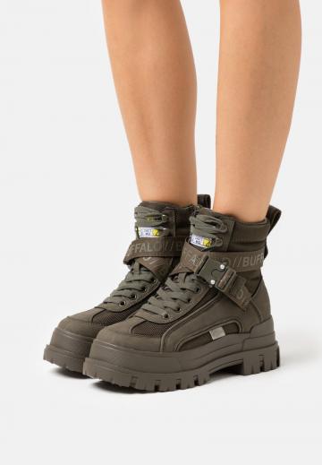 Широкие сапоги