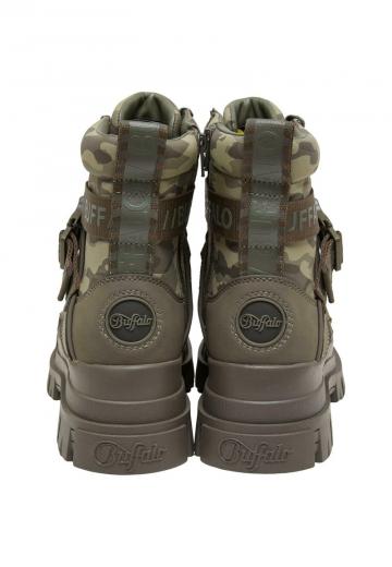 Ботинки на шнуровке