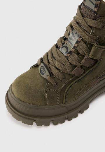 Ботинки на шнуровке