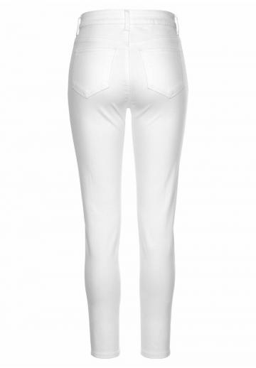 Короткие джинсы