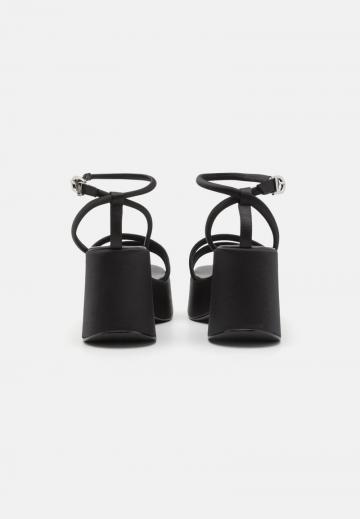 Босоножки на платформе