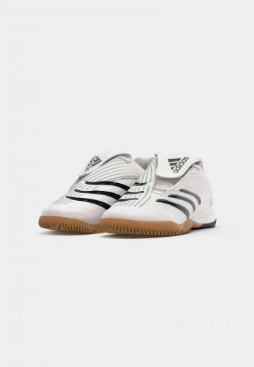 Футбольные бутсы