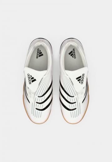 Футбольные бутсы