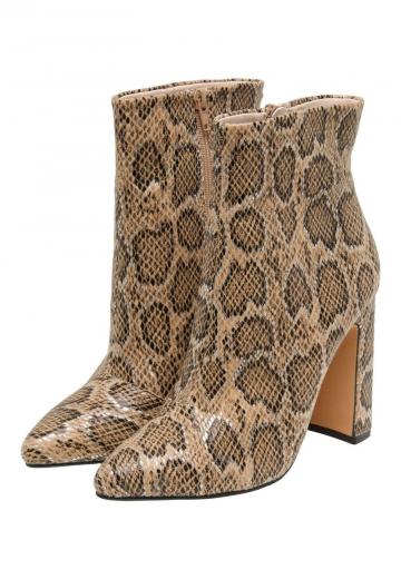 Полусапожки на высоком каблуке