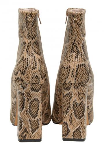 Полусапожки на высоком каблуке