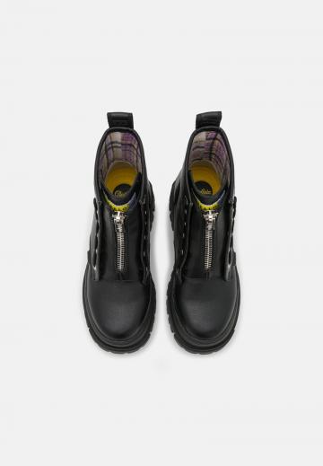 Ботинки на шнуровке