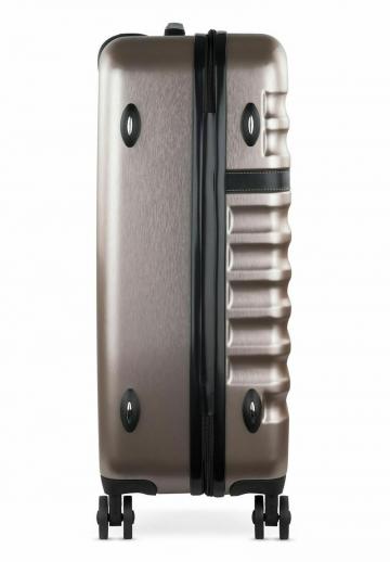 Чемодан на колесах