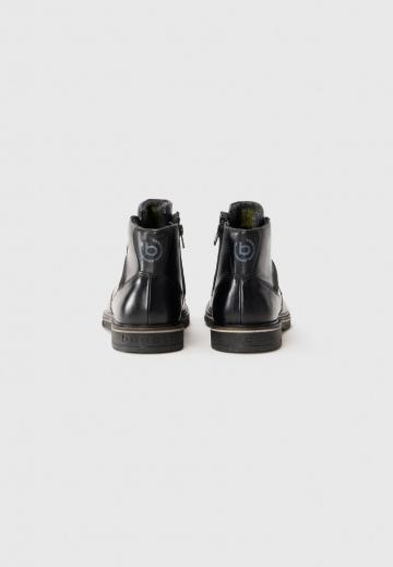 Ботинки на шнуровке