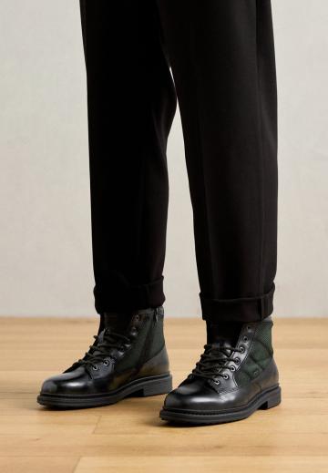 Ботинки на шнуровке