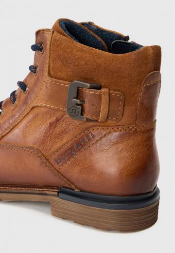 Ботинки на шнуровке