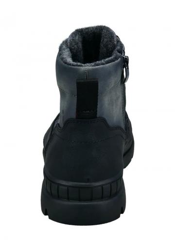 Зимние ботинки