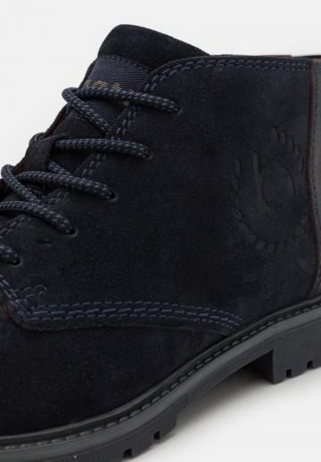 Ботинки на шнуровке