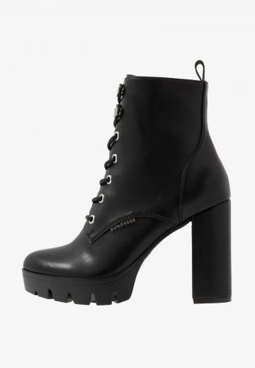 Полусапожки на высоком каблуке