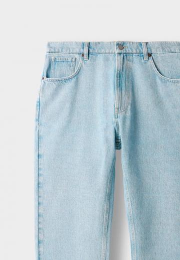 Клешеные джинсы