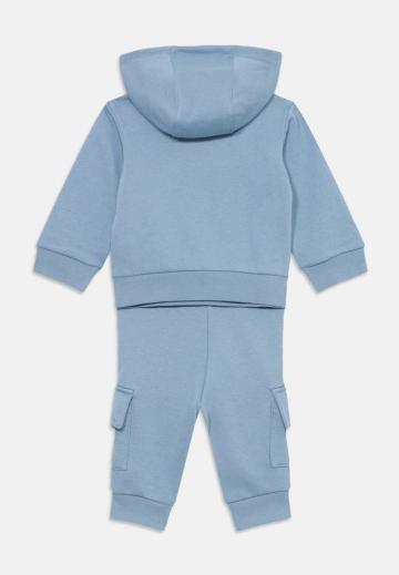 Набор одежды