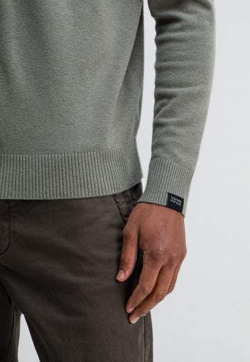 Вязаная кофта