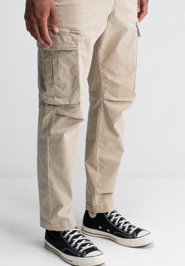 Брюки с накладными карманами