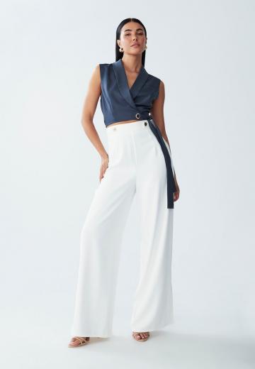 Блузка без рукавов