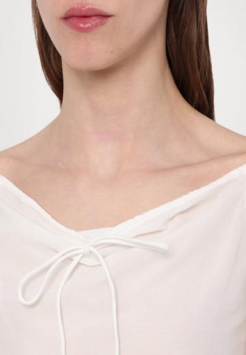 Топ на бретельках