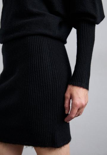 Вязаное платье