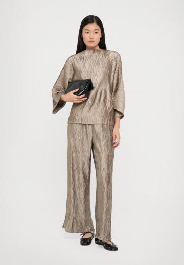 Атласная блузка