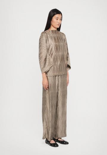 Атласная блузка