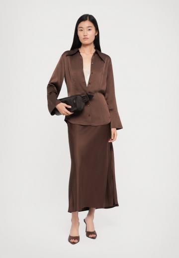 Атласная блузка