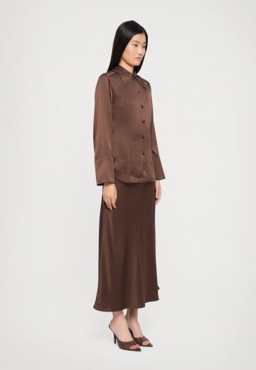 Атласная блузка