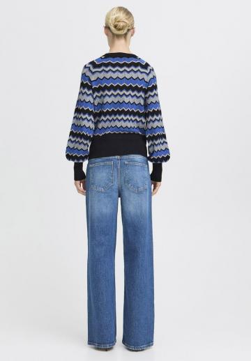 Пуловер в полоску