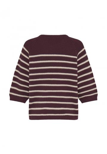 Пуловер в полоску