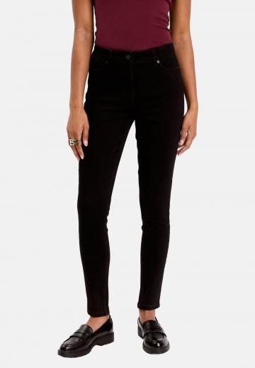 Узкие джинсы