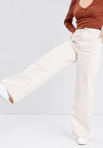 Клешеные джинсы