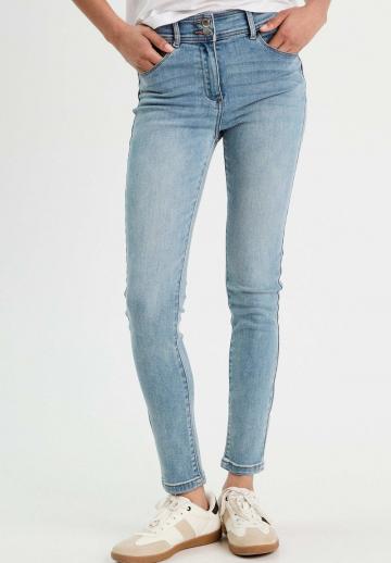 Узкие джинсы