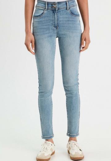 Узкие джинсы