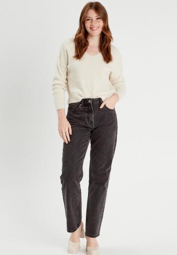 Пуловер с вырезом V