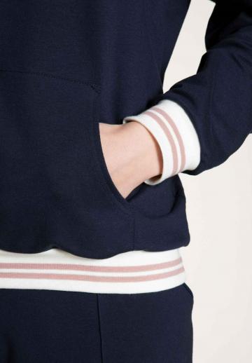 Пуловер с капюшоном