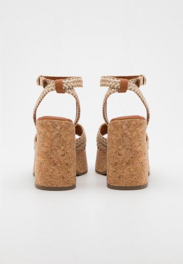 Босоножки на платформе