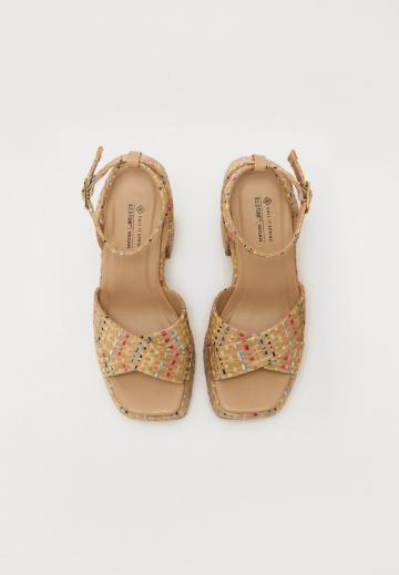 Босоножки на платформе