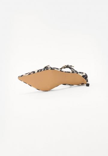 Туфли с ремешком