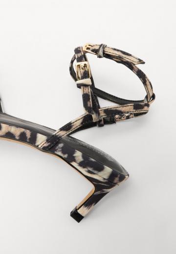 Туфли с ремешком