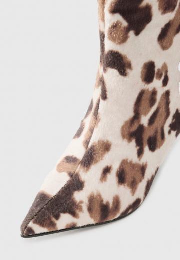 Высокие сапоги