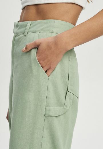 Брюки с накладными карманами