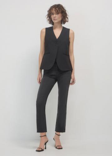 Короткие джинсы