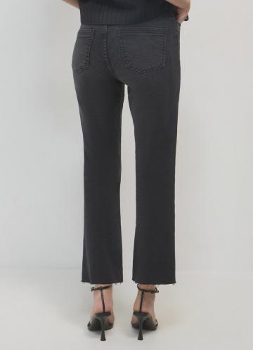 Короткие джинсы