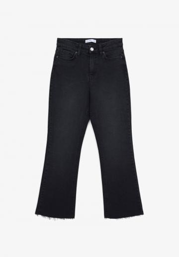 Короткие джинсы