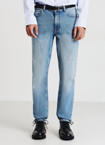 Узкие джинсы