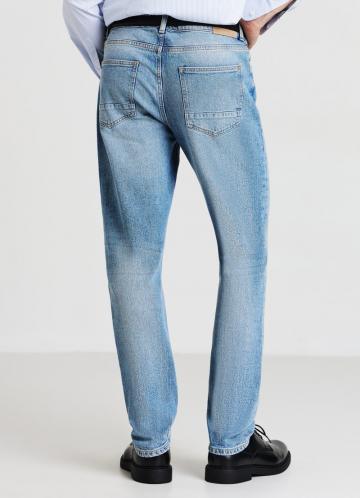 Узкие джинсы