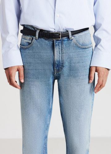 Узкие джинсы