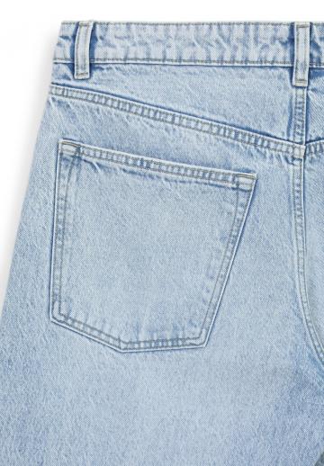 Прямые джинсы