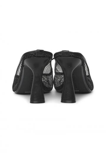 Туфли на высоком каблуке